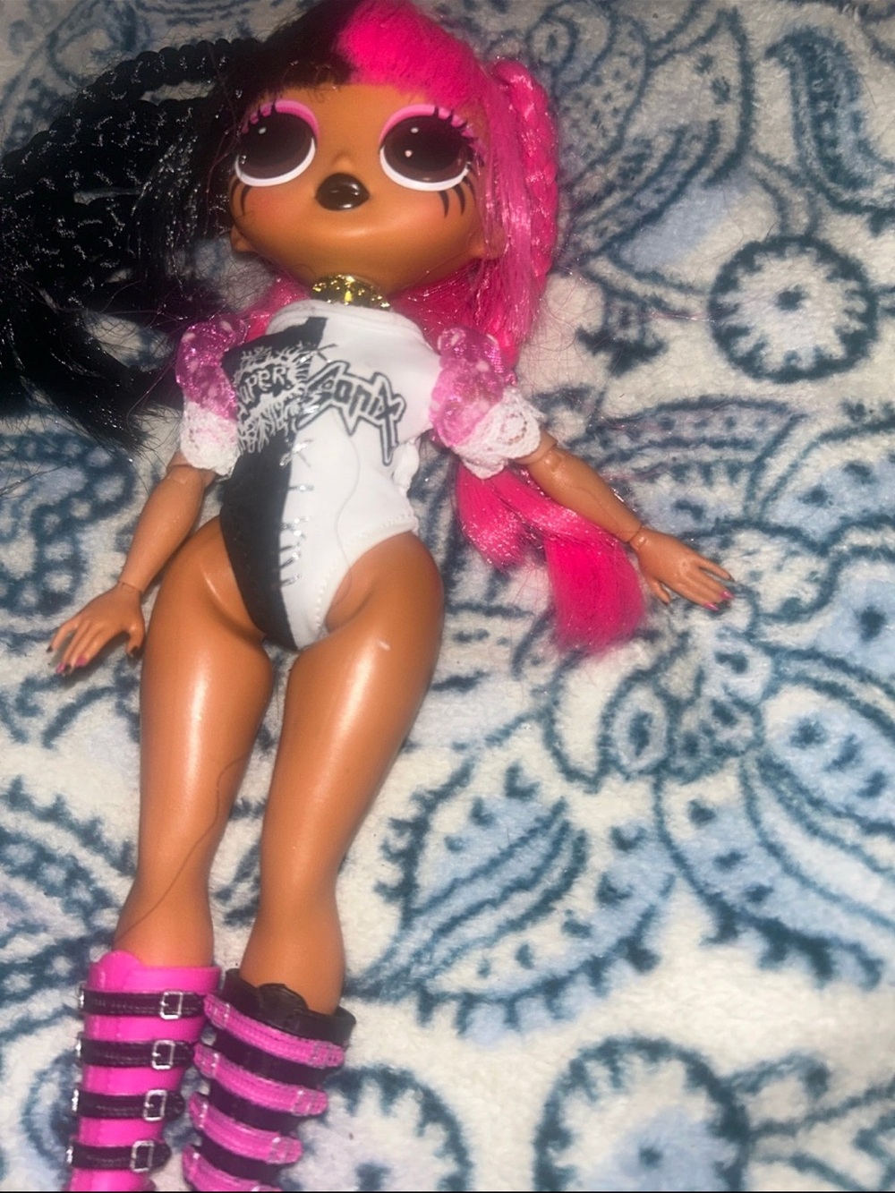 L.O.L. Surprise! Doll with Black & Hot Pink Hair and Pink/Black Boots - Picture 4 of 4